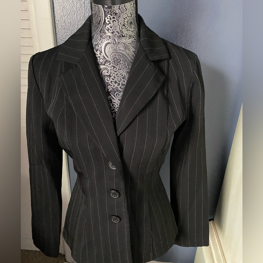 B. Darlin Black With Pink Pinstriped Blazer, 7/8 Nwot